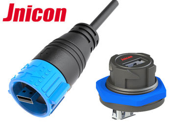 یک اتصال دهنده USB نوع IP دارای مقاومت UV با دوام بالا و زن